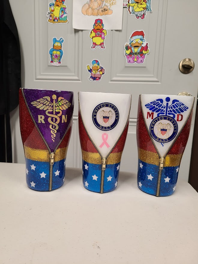 Wonder Woman Zipper Cup 30oz ***PREORDER***