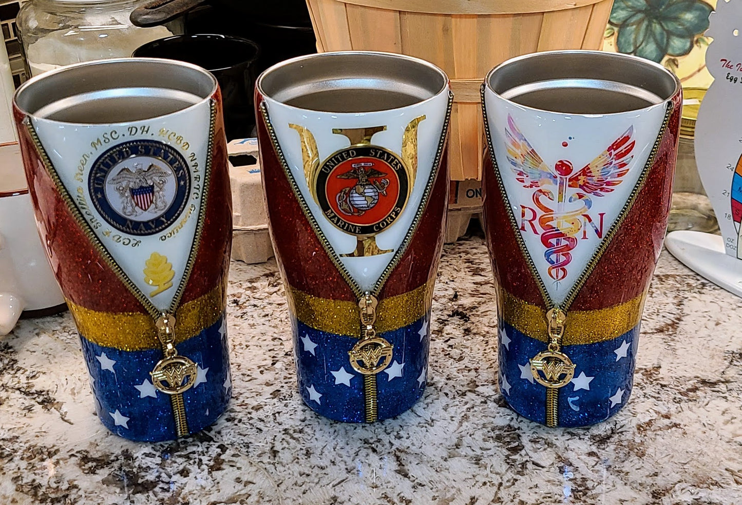 Wonder Woman Zipper Cup 30oz ***PREORDER***
